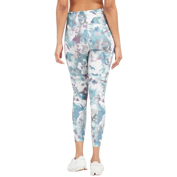 Spanx Booty Boost Active Printed 7/8 Cropped Leggings in Painted Camo (XS) - Picture 5 of 15